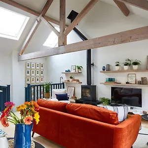 https://the-loft-house.tophotelsbath.com