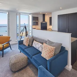 Apartment Host & - The Waves, Whitby
