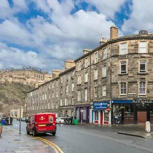 https://gorgeouscozy-flat-in-the-heart-of-edinburgh.edinburghhotelsuk.org